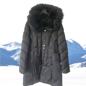 Via Spiga Elegant Black Puffer Jacket with Faux Fur Trim
